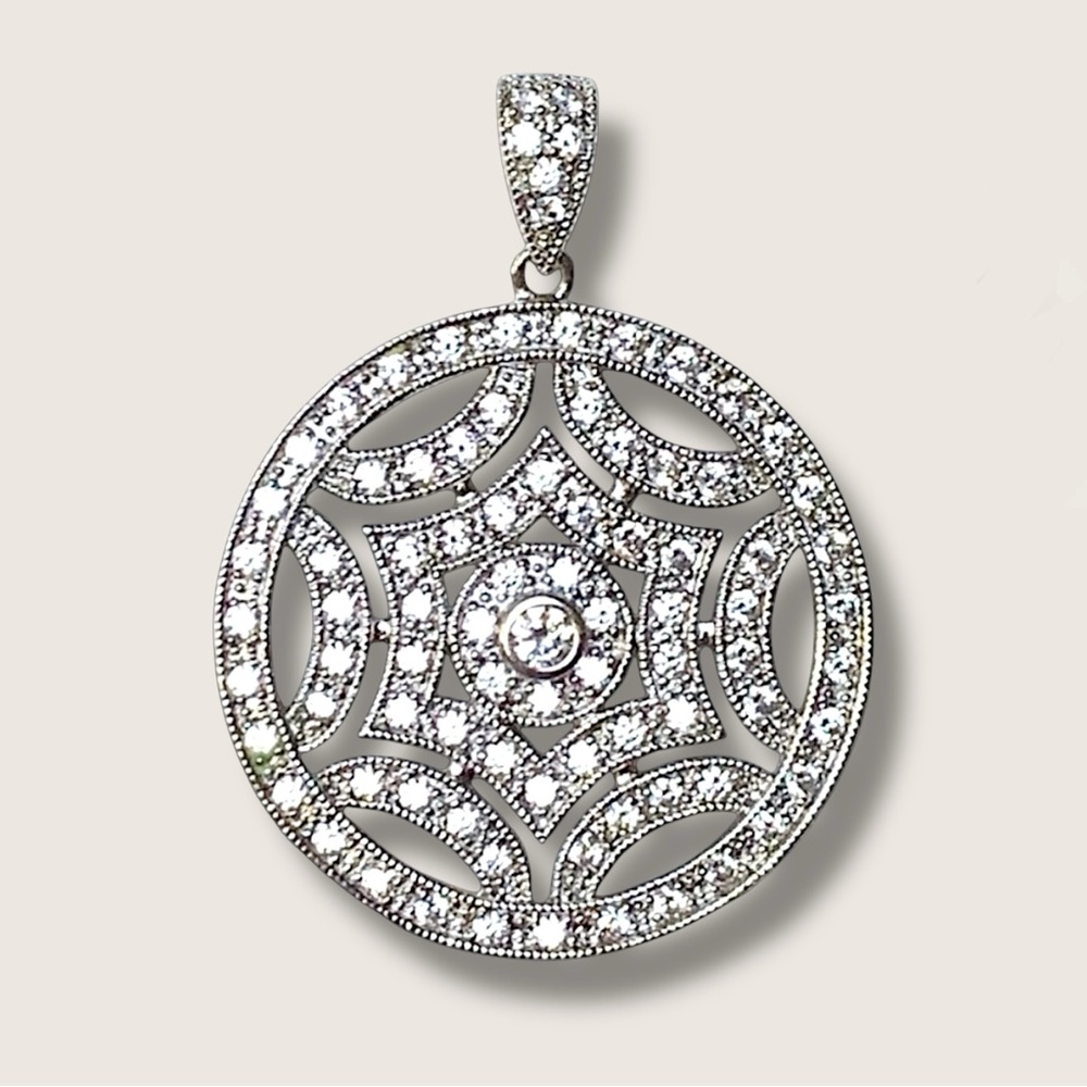 925 Sterling Silver Pendant Round